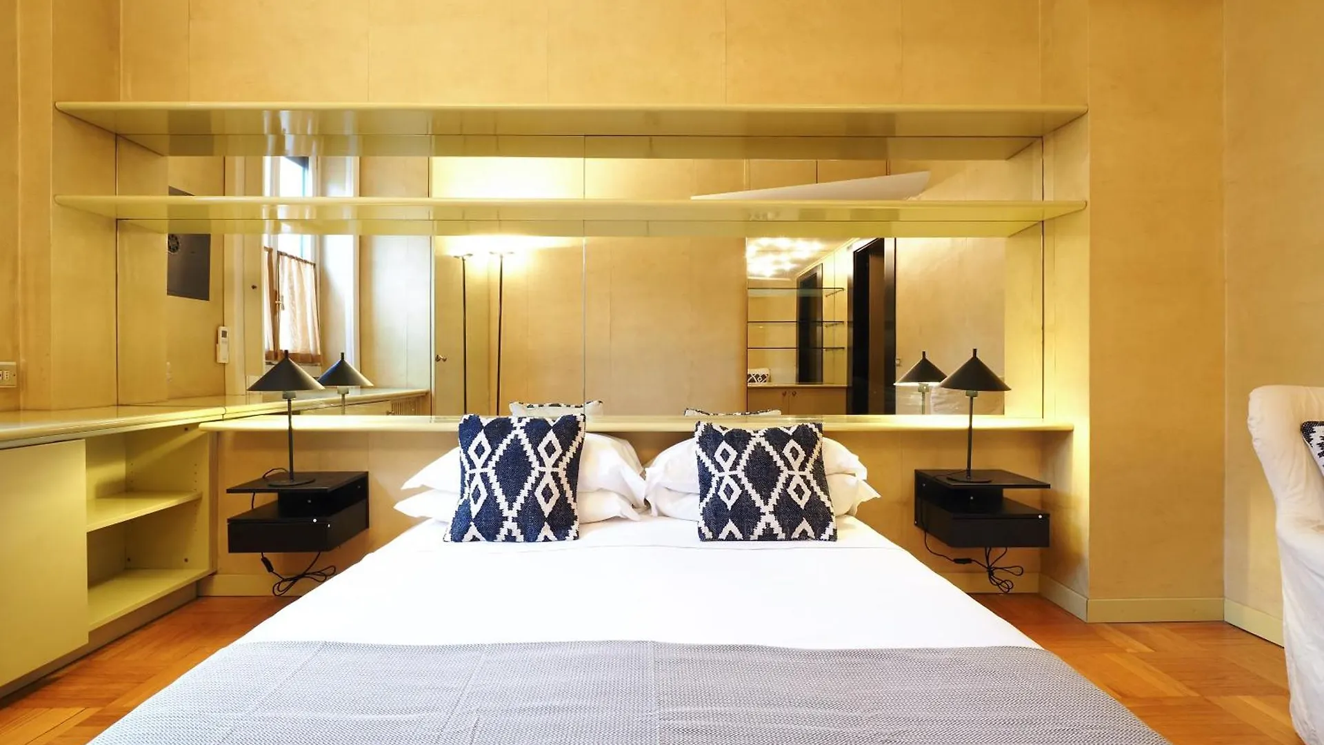 Apartment Homnest I S.Ambrogio Elegant Apt Milan